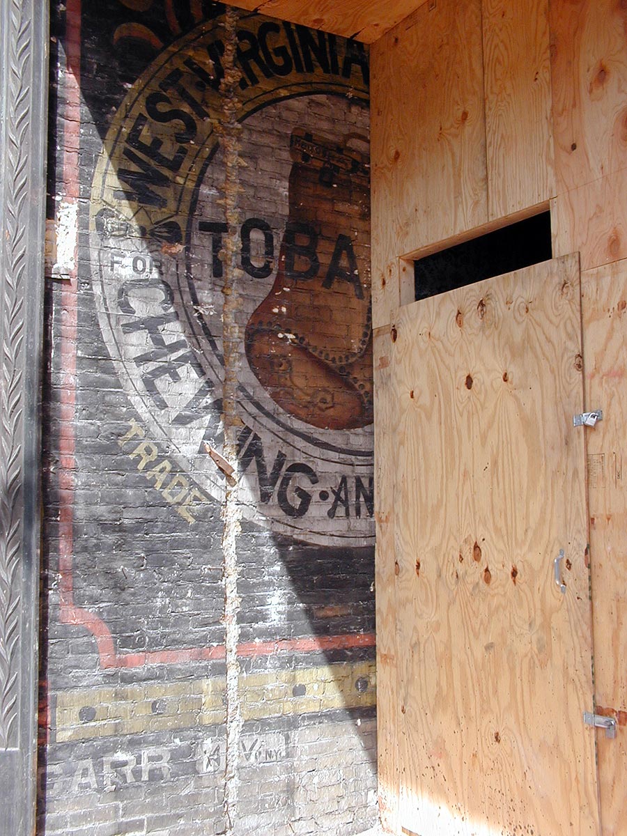 Mail Pouch Tobacco ghost sign in Kenosha, Wisconsin