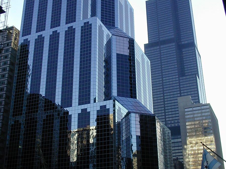 One South Wacker building and Sears Tower in downtown Chicago, Illinois