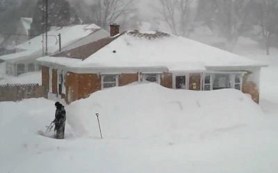 Blizzard of 2011 – Racine, Wisconsin: First video