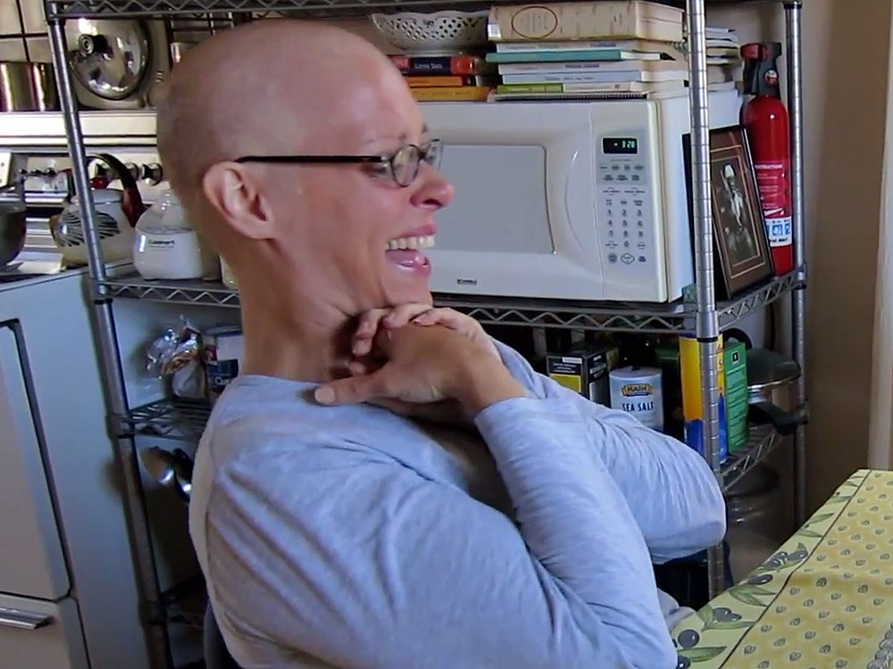 Amy laughing at Ellen DeGeneres haunted house video