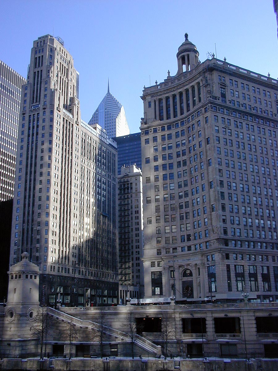 Chicago skyscrapers: 333 N Michigan Ave and 360 N Michigan Ave, Chicago, IL