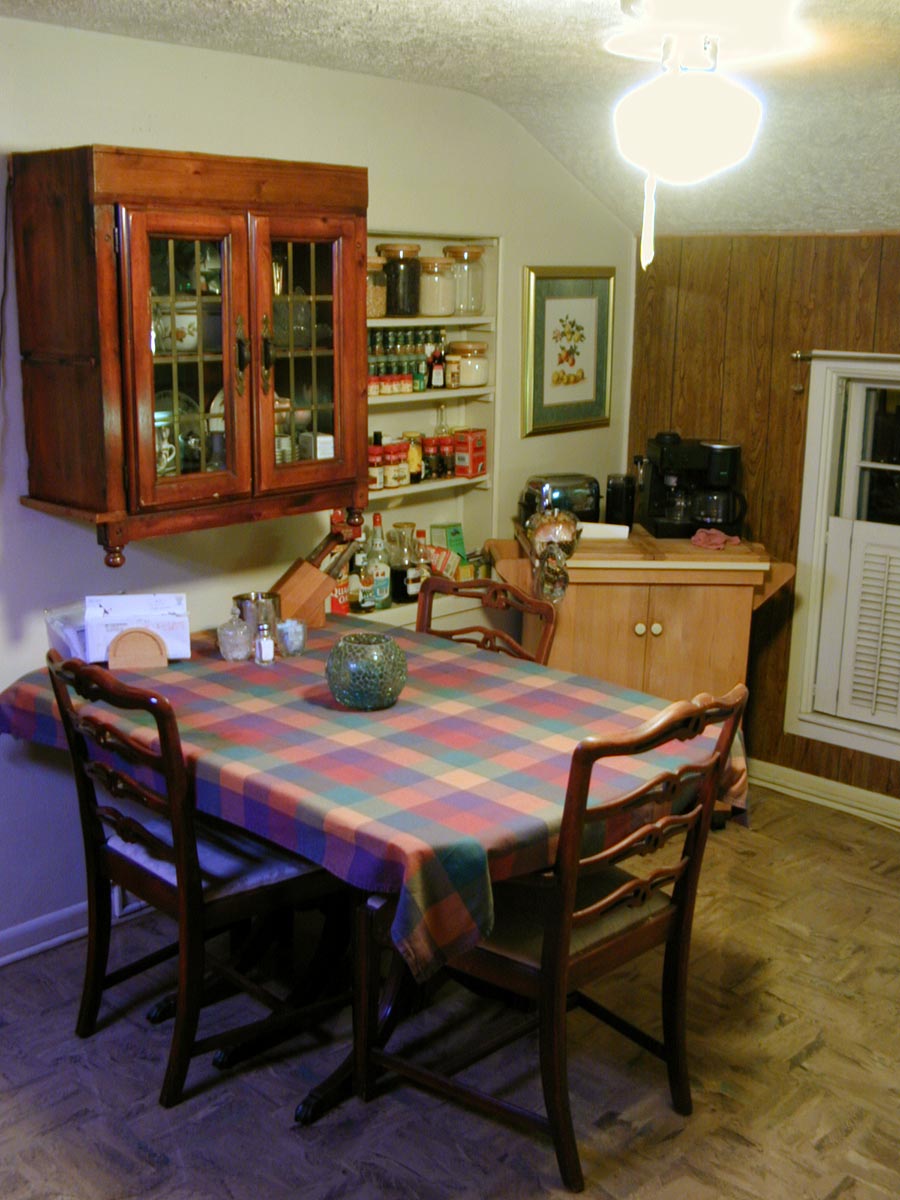 Apartment kitchen table, Kenosha, Wisconsin
