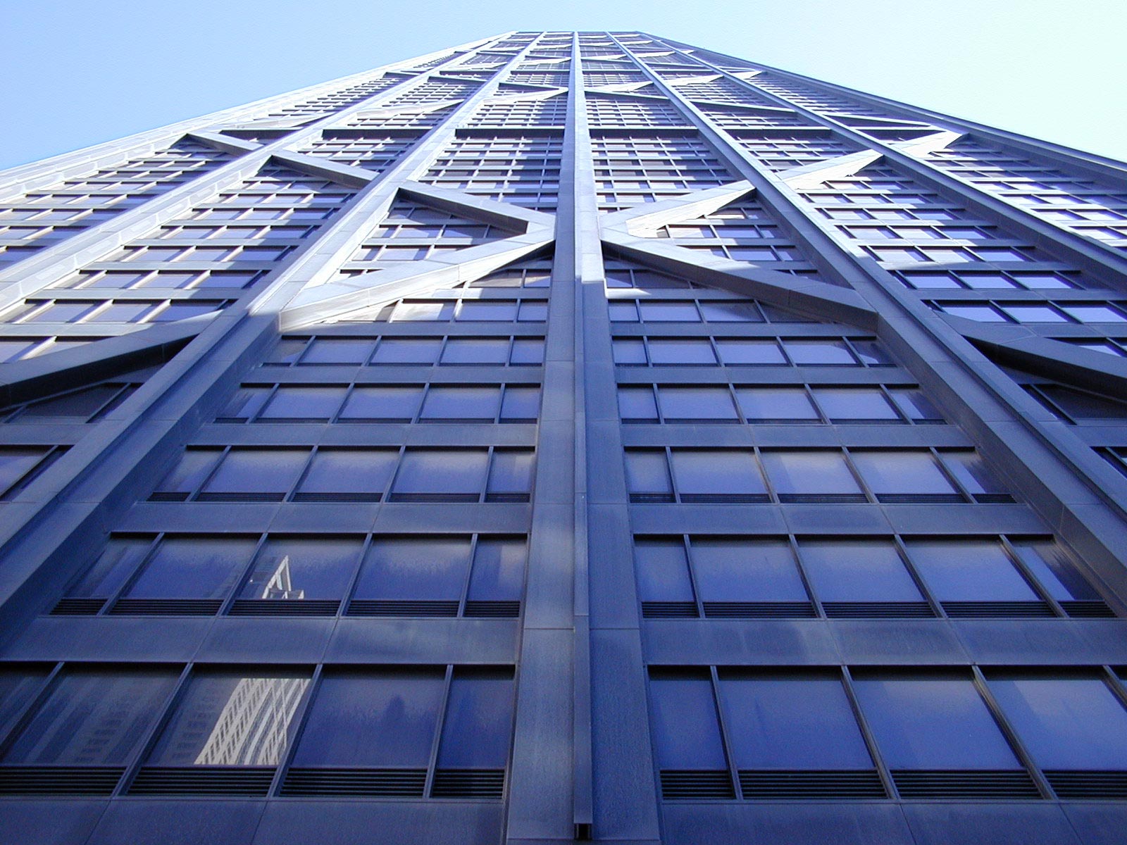 John Hancock Center in Chicago: Looking up from ground level