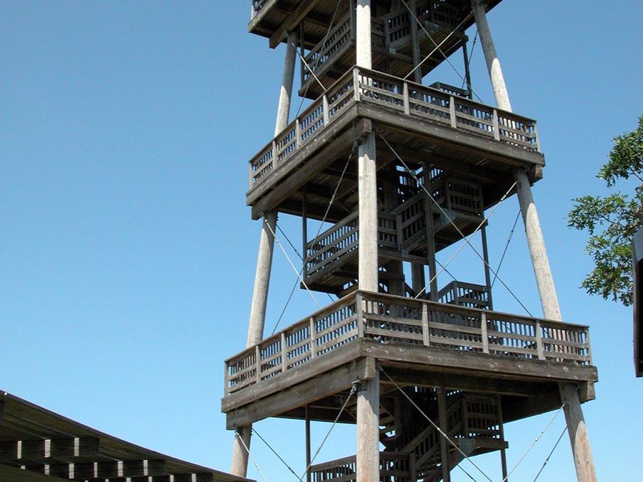 Observation tower east of Galena, Illinois