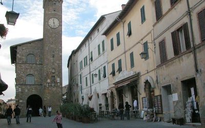 Piazza del Popolo and town hall, Montalcino, Italy