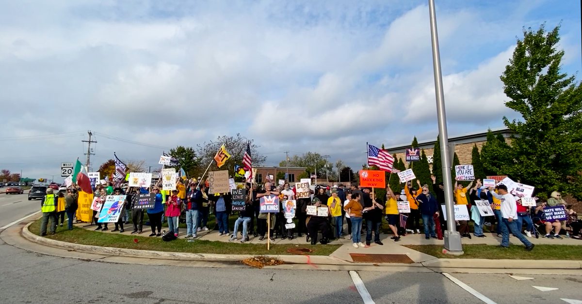 ‘No Kings‘ demonstration at highways 20 and 31 in Racine, Wisconsin, October 18, 2025